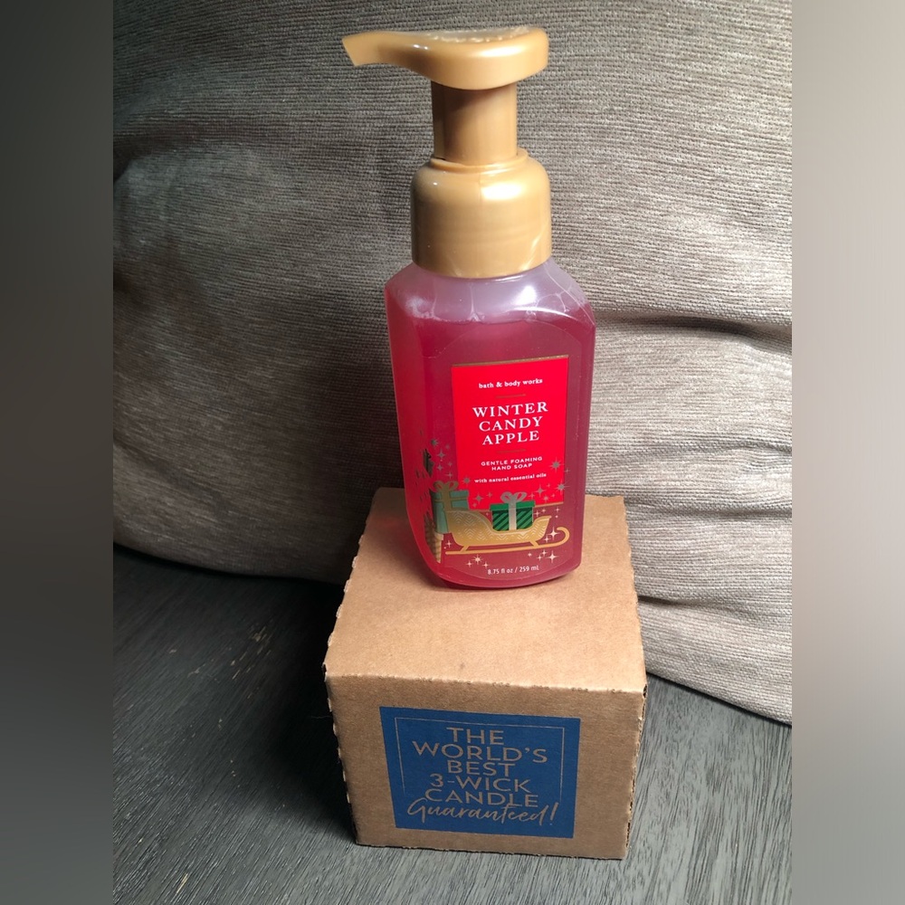 Bath & Body Works Winter Candy Apple candle & soap set